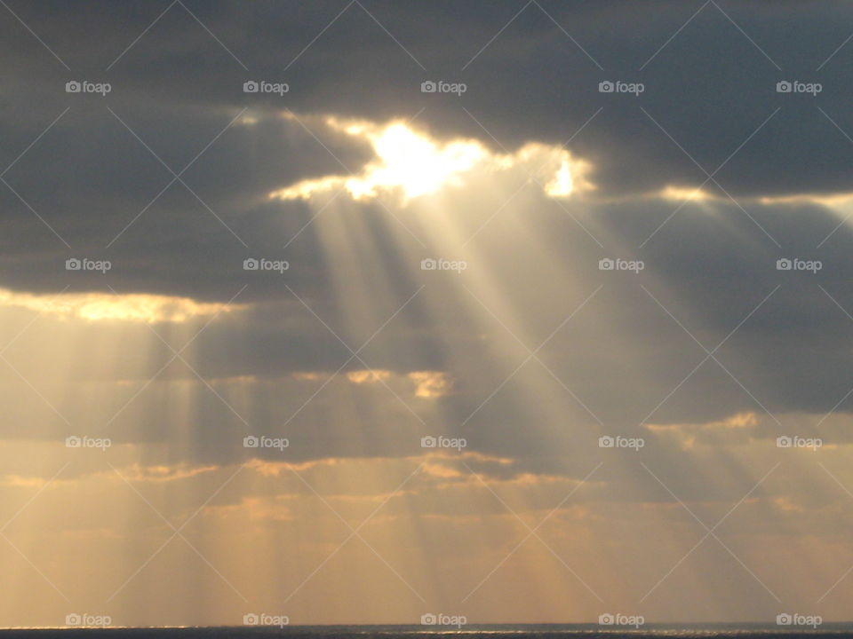 Beautiful Sunrays from the Atlantic and Pewits Nest
