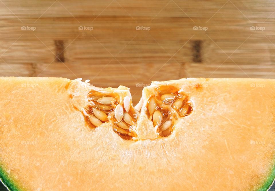 Cantaloupe, sliced
