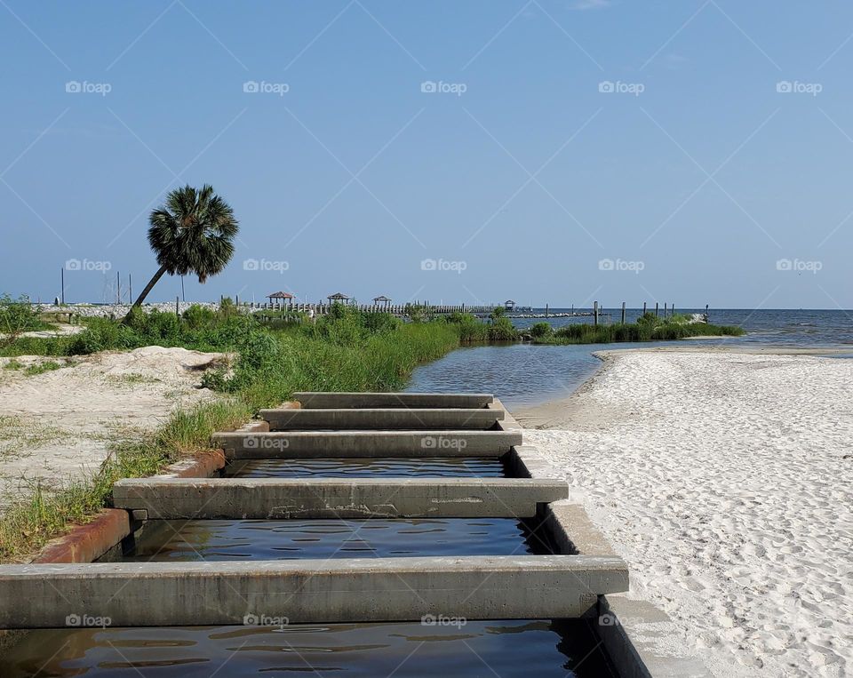 beach walking path structure