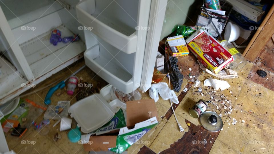 disgusting kitchen after renters leave