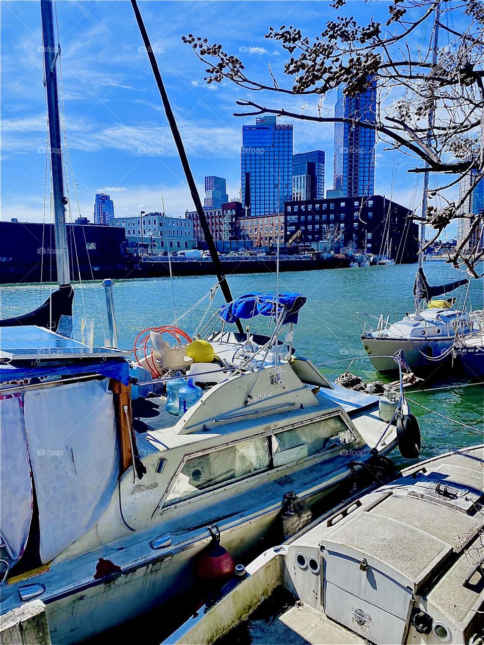 Forever beautiful and idyllic, “Newtown Creek” by the “Pulaski Bridge” in “Long Island City”, Queens, NY with its central location and a variety of boats is a place like no other. 2023. Hypnotic Productions
