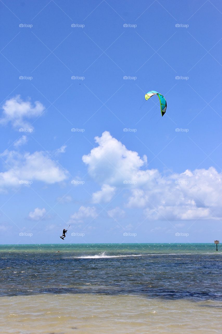 Kitesurfing 