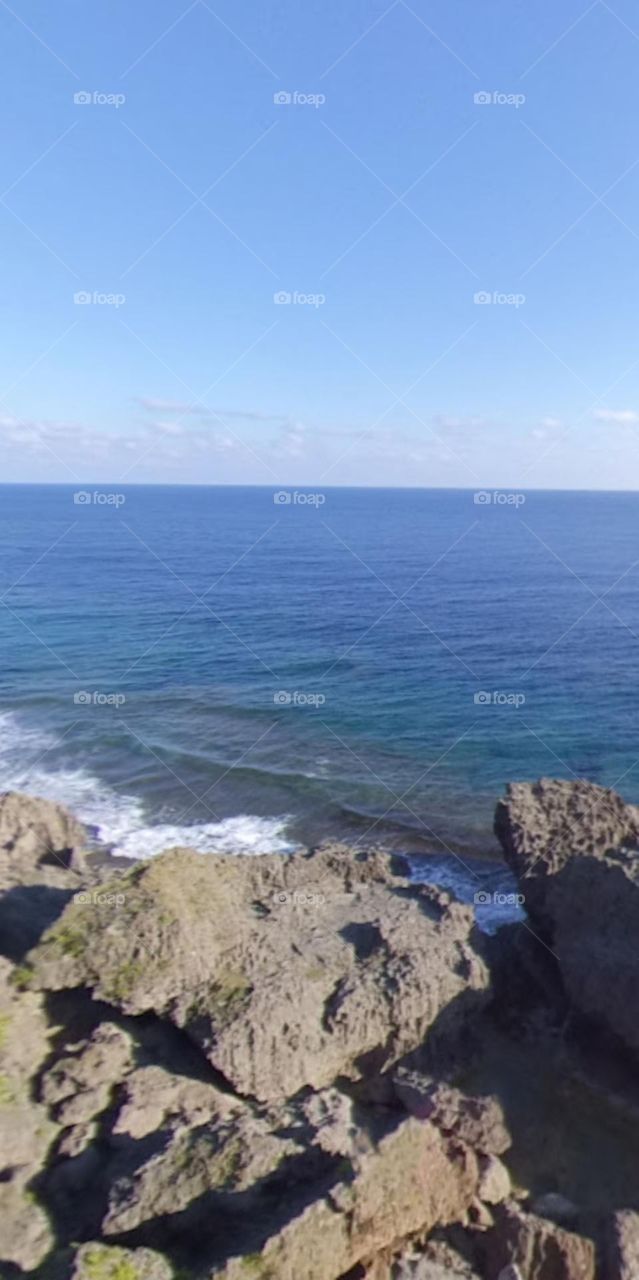 Theo từng con sóng.