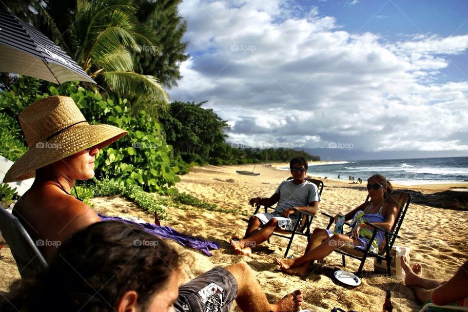 Da kind Chillin on da àina