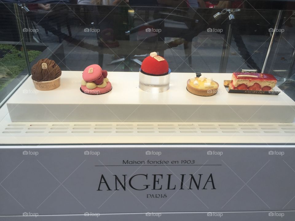 Angelina, dessert food in Paris France 