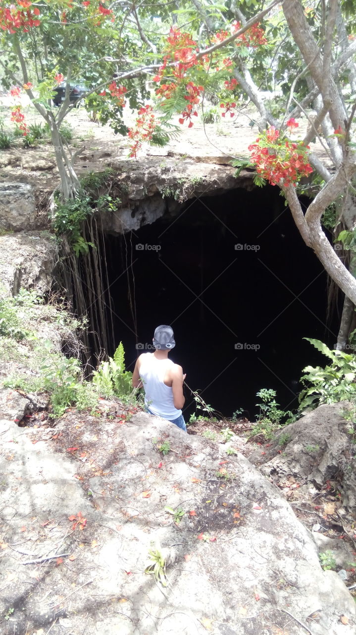 cenote muy profundo aqui en Yucatan