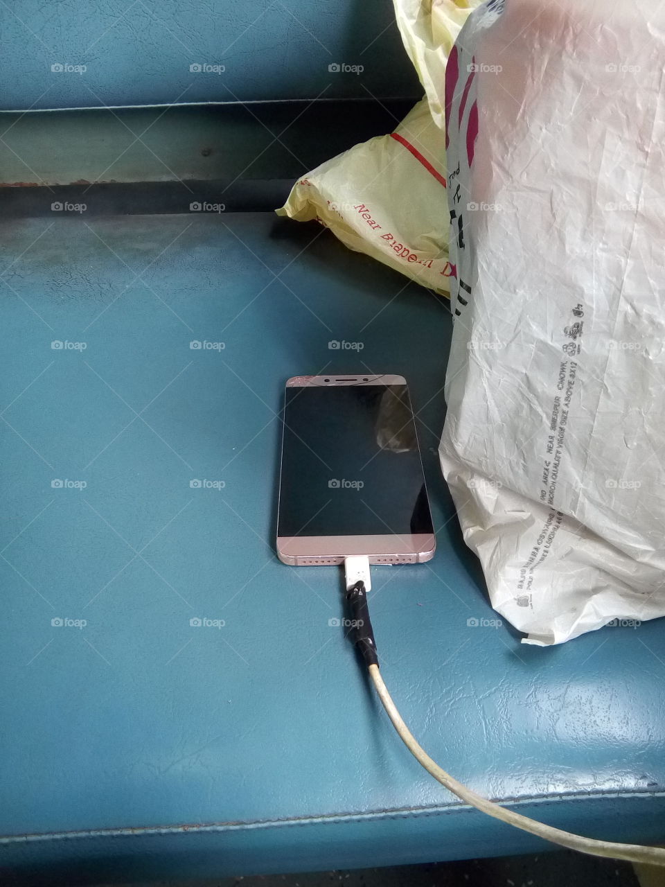 a new system of mobile charging in train