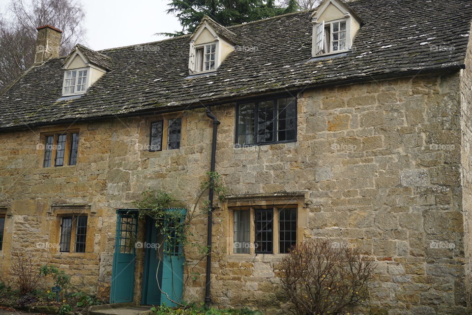 Country cottage in the Cotswolds ... 