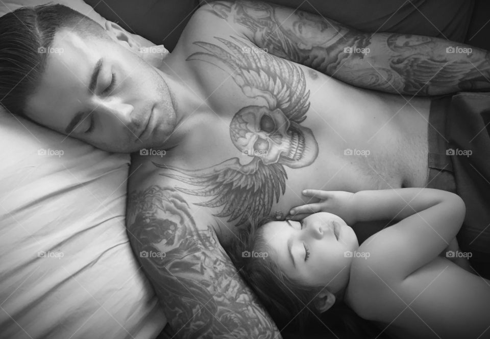Tattooed daddy cuddles / daddy's girl