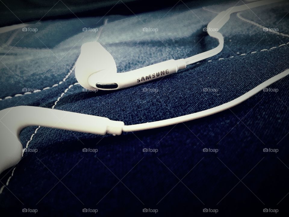 Earphone .. écouteur ..