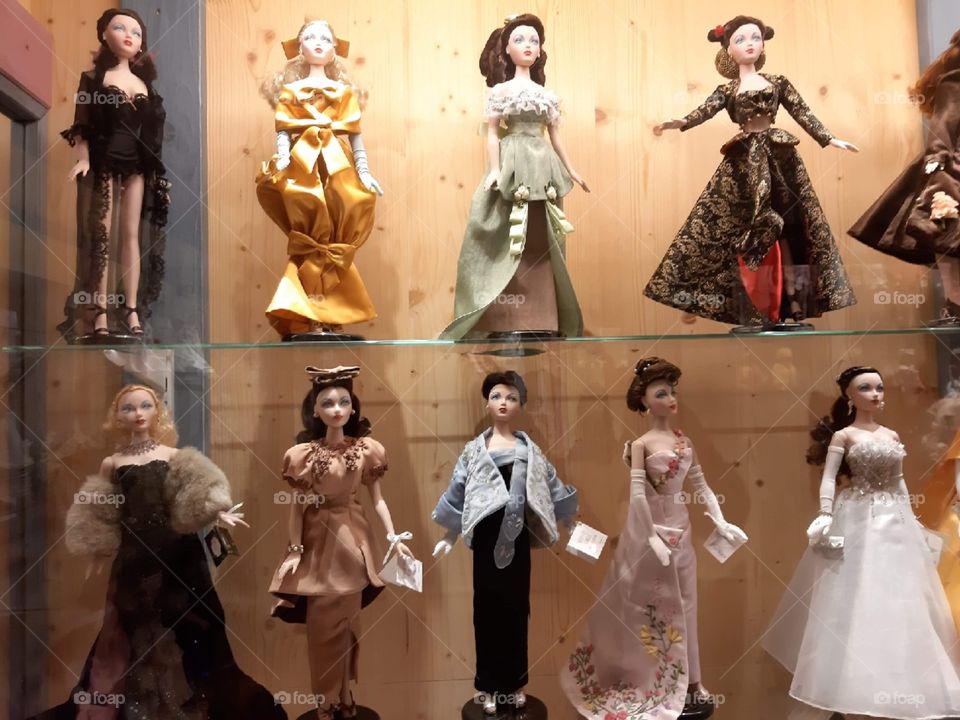 The magic world of dolls