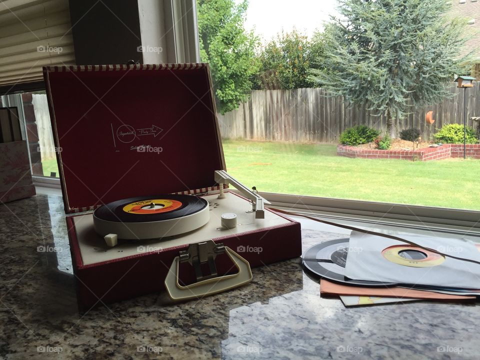 Record player with singles 