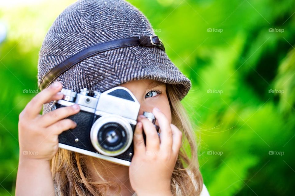 Little cute photographer 