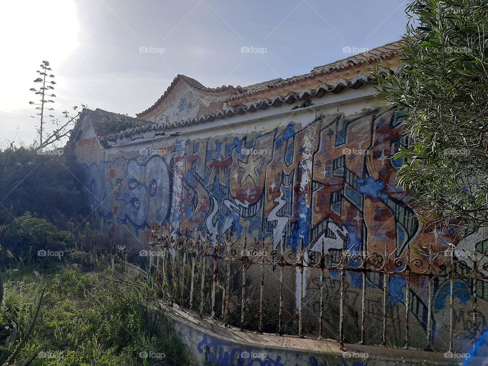 Present meets Past in the Beach
