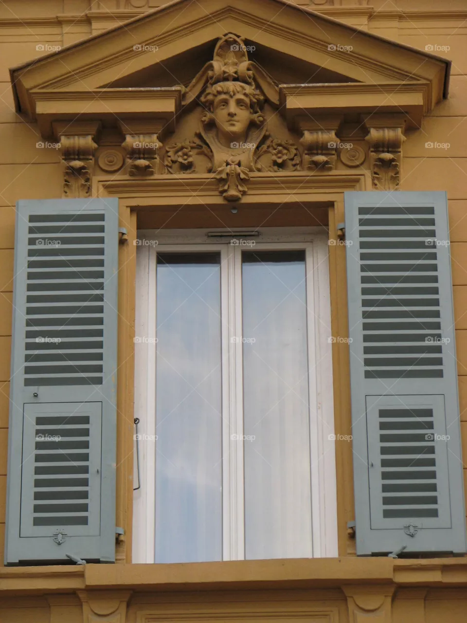 Windows 44