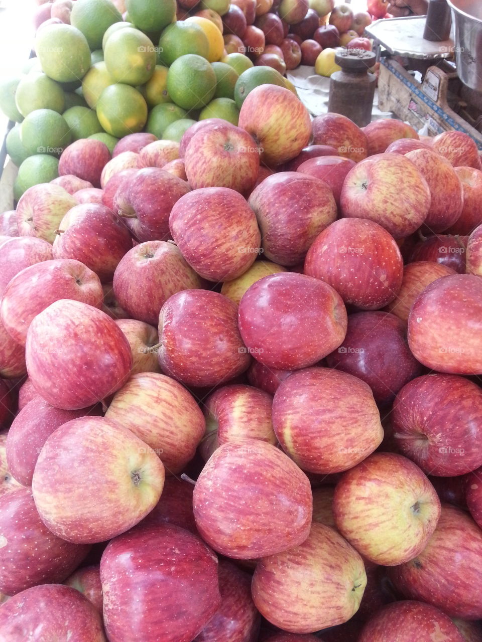 apples. in Nepal