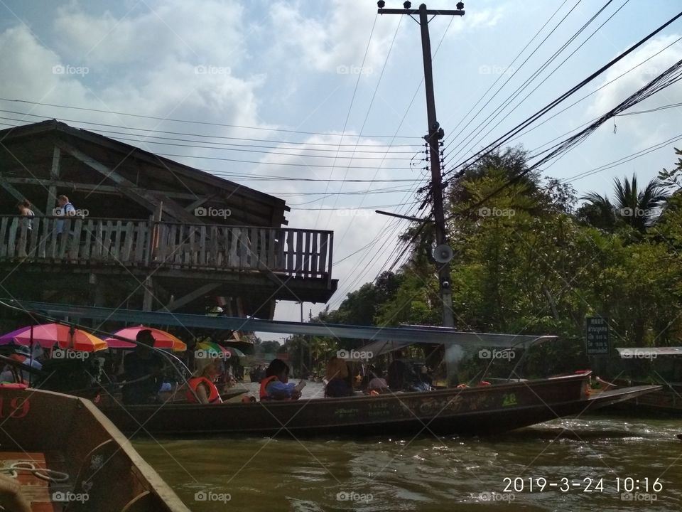 Floating market