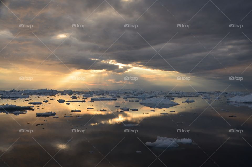 Midnight Sun Sailing Greenland