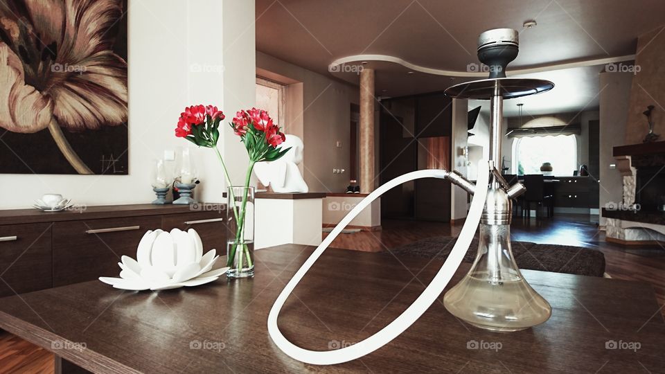 Smoking @Amy deluxe little stick ss13 hookah in clean modern enviroment. Pablo Escobar Highway shisha inside.