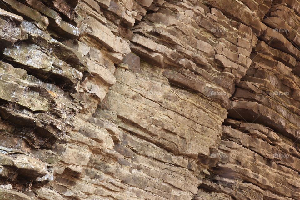 Sedentary rock wall in Illinois 