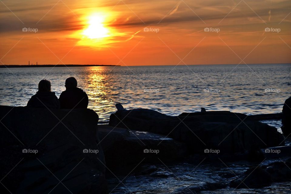 Couple on the rocks 