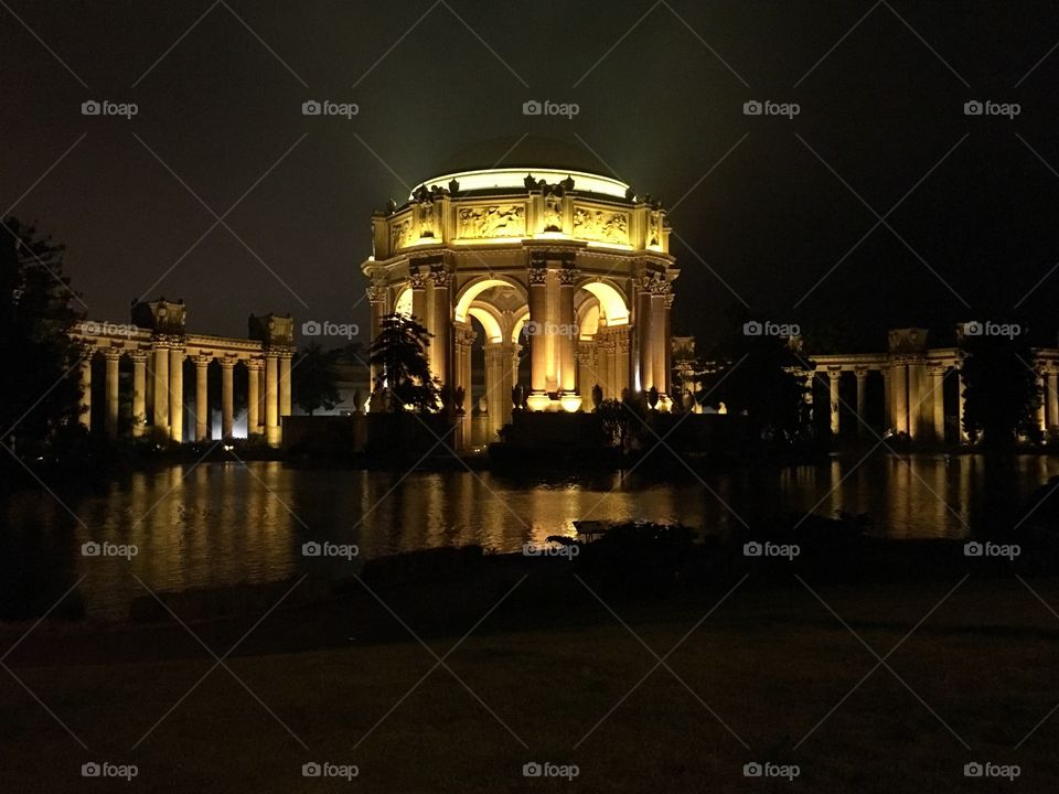 Palace of Fine Arts at nighttime 
