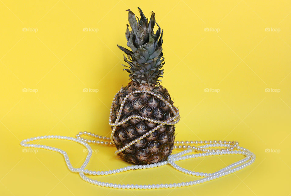 Pineapple style in yellow