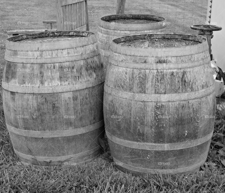 Vintage Vibes:Vintage wooden barrels, used for storing and aging alcoholic beverages such as wine or whiskey. Made of wood, often oak, which allows for air contact and influences the flavor of the contents.