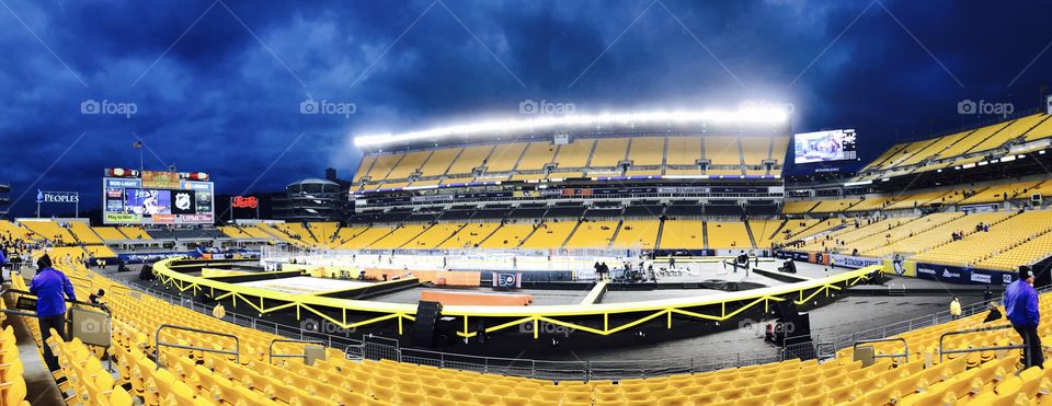 Outdoor hockey in Pittsburgh 