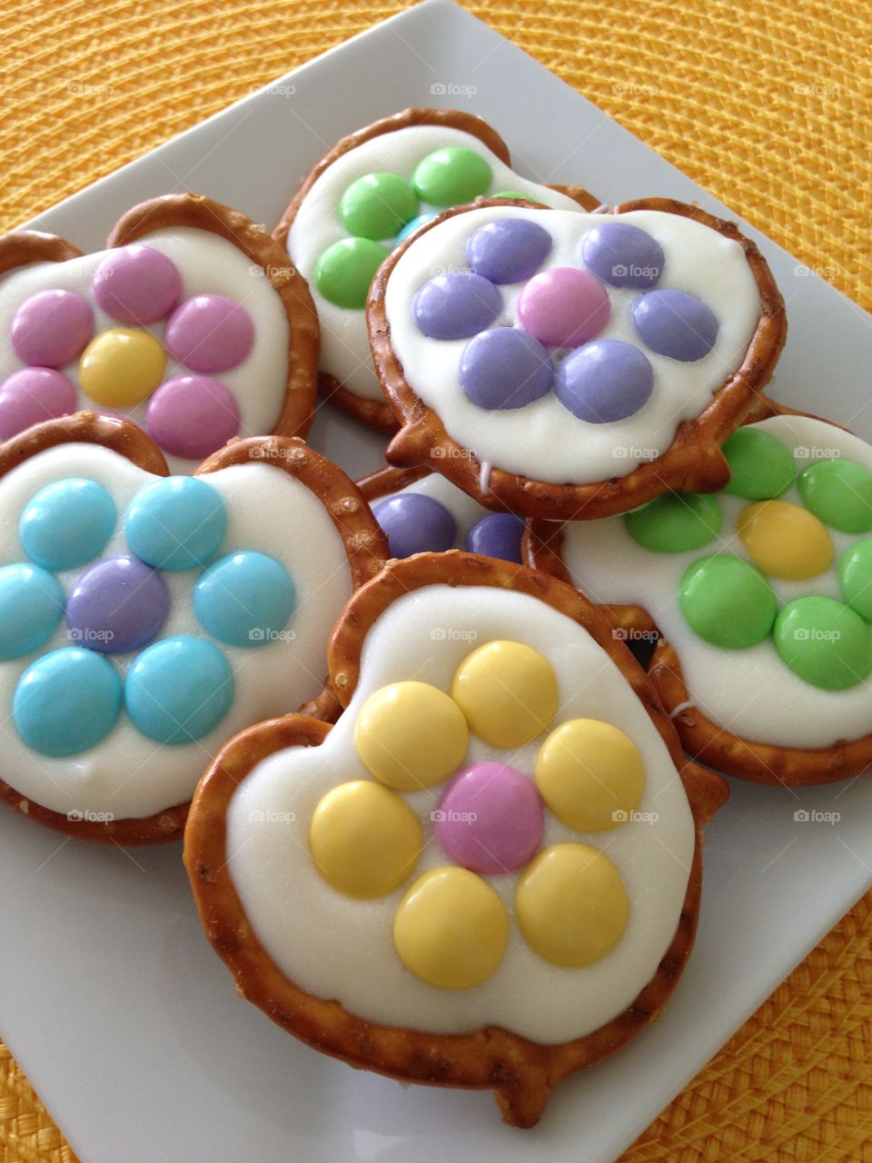 Pretzels with white chocolate and M&M's 