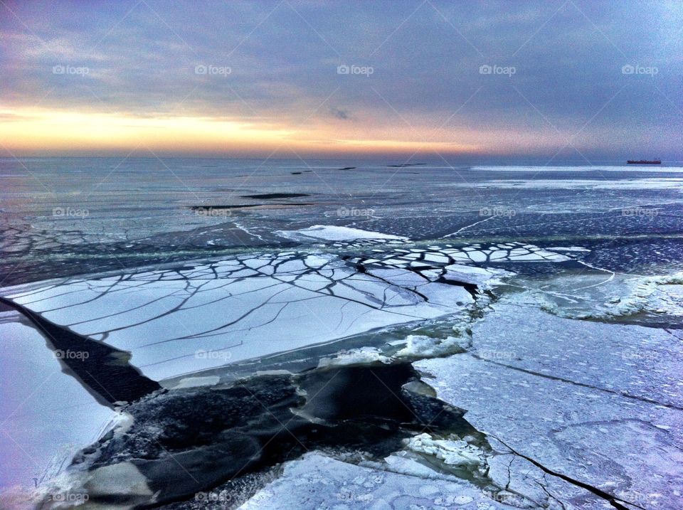 Icy ocean 