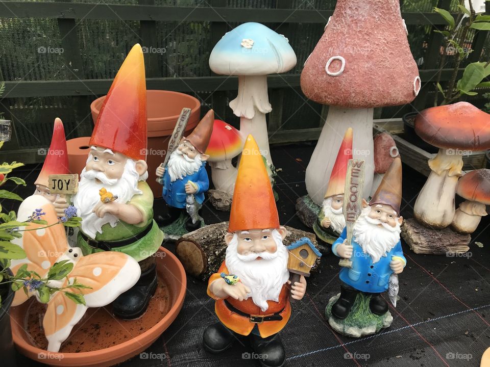 I am loving these little knives, such a shame they have no knives to go to, there is, “Knome place like home” haha