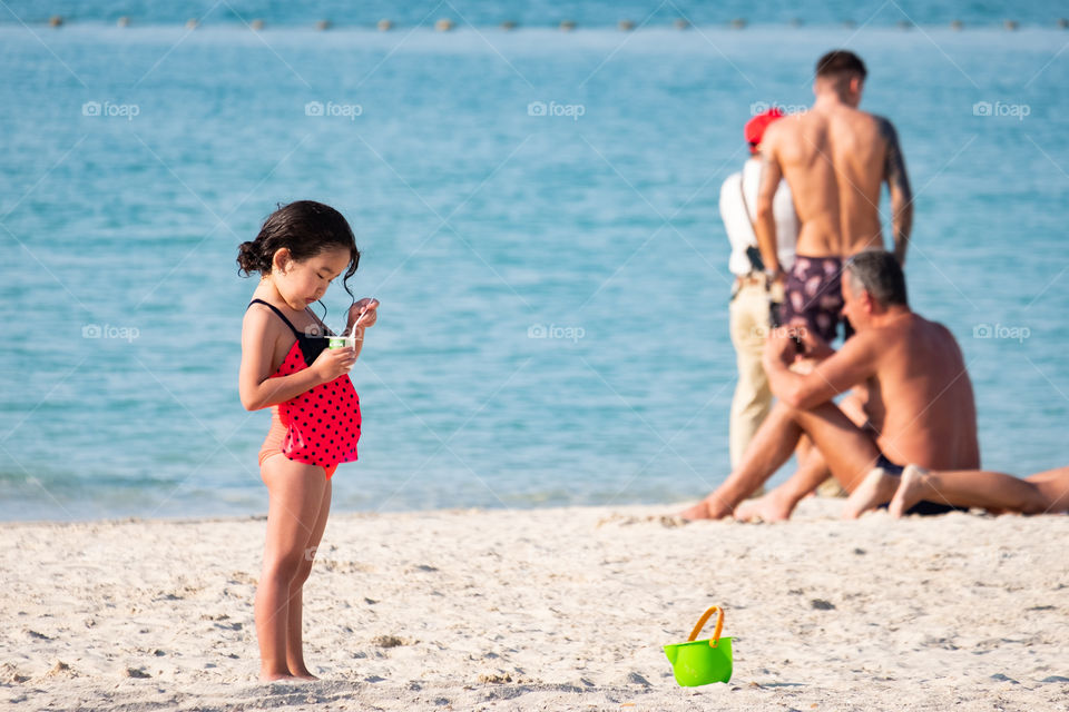 colorful life on the beach