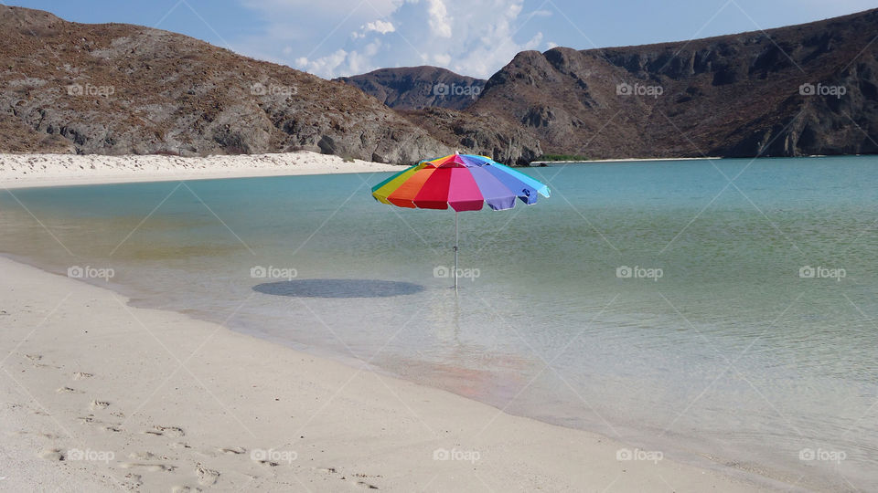 beach color umbrella méxico by mariano