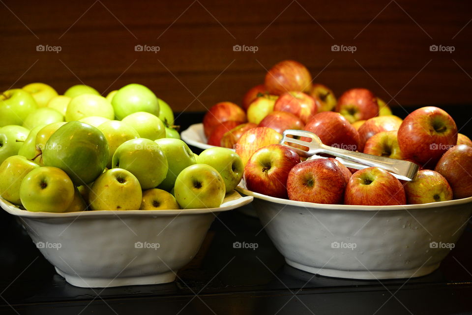 Variation of apples in the bowl