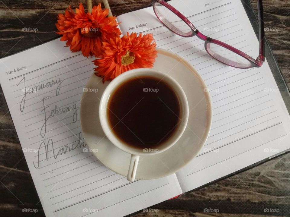 My father's favorite drink is black coffee.