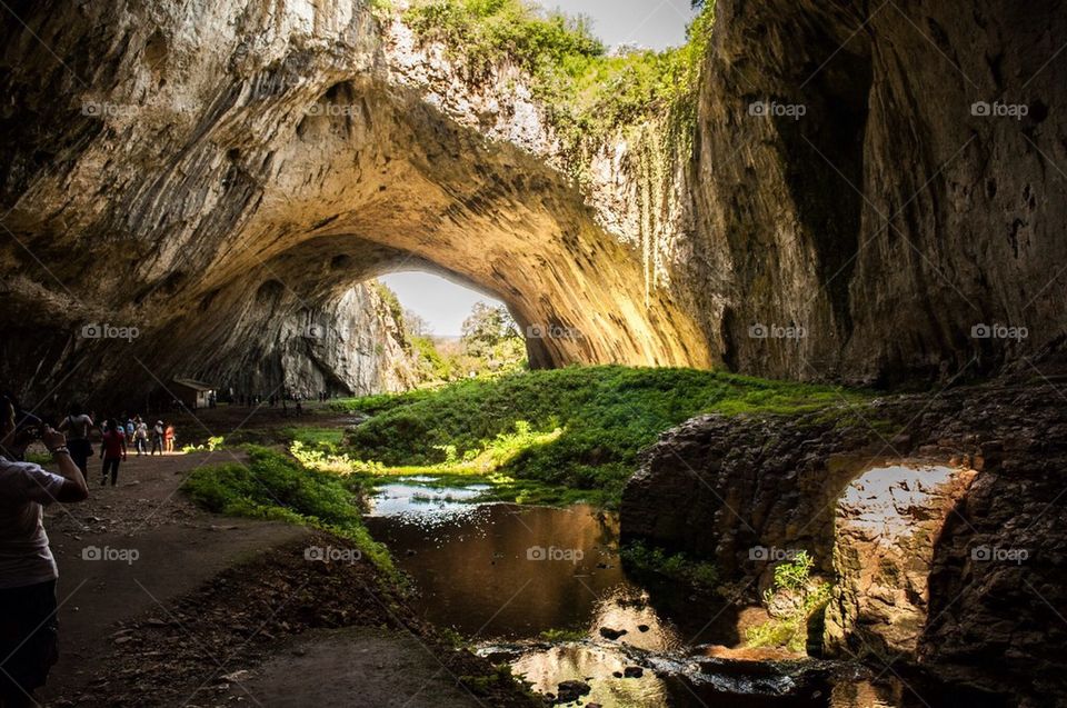 Devetashka cave