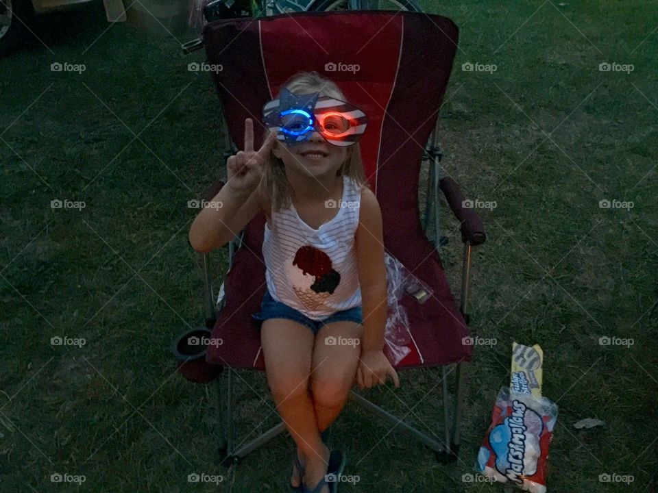 Glow in the dark glasses