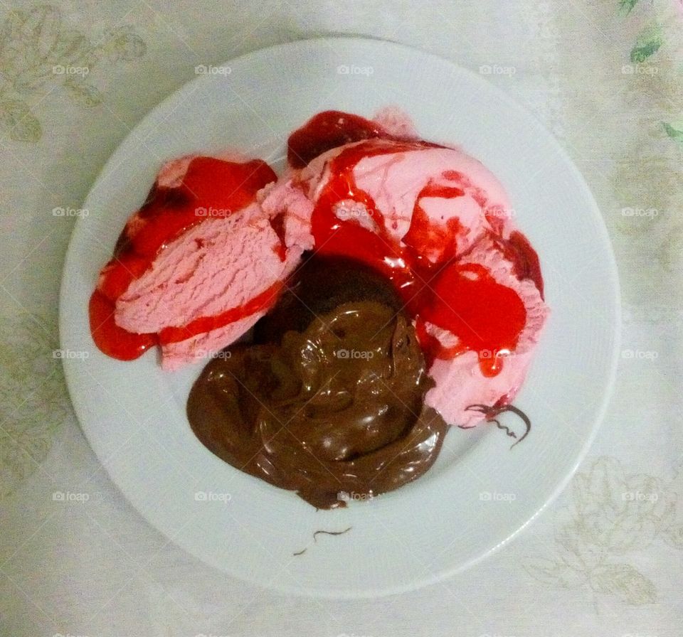 Petit Gateau with Strawberry Ice Cream