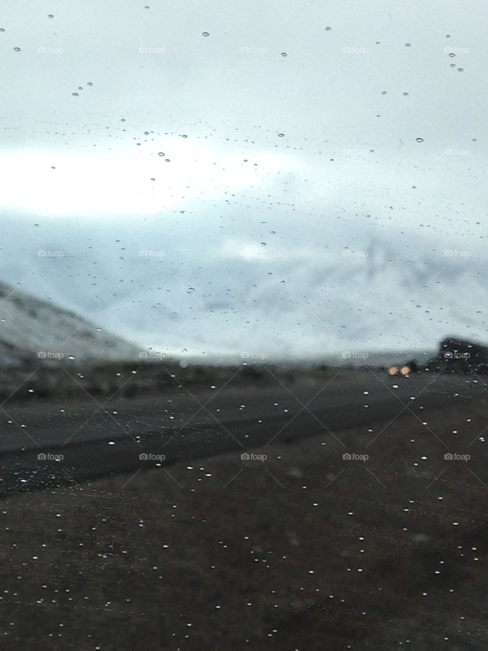 Drops. On my drive to the snowy canyons I stopped to take a picture focused on the water drops instead of the background. 