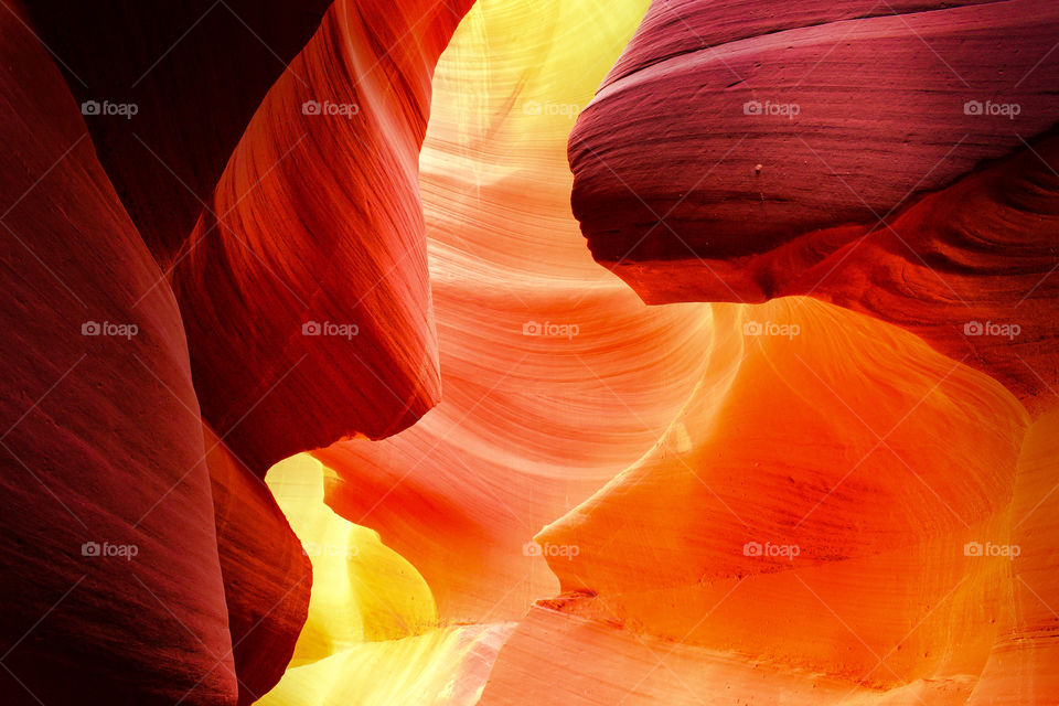 Light beams reflects around the rocks of Antelope Canyon