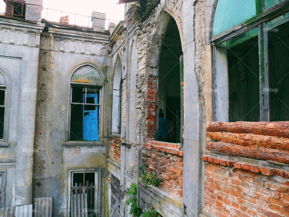 The old gothic palace of the nobleman Goroholsky in the village Chervone. The castle is now a monastery, and part of the palace in an abandoned state