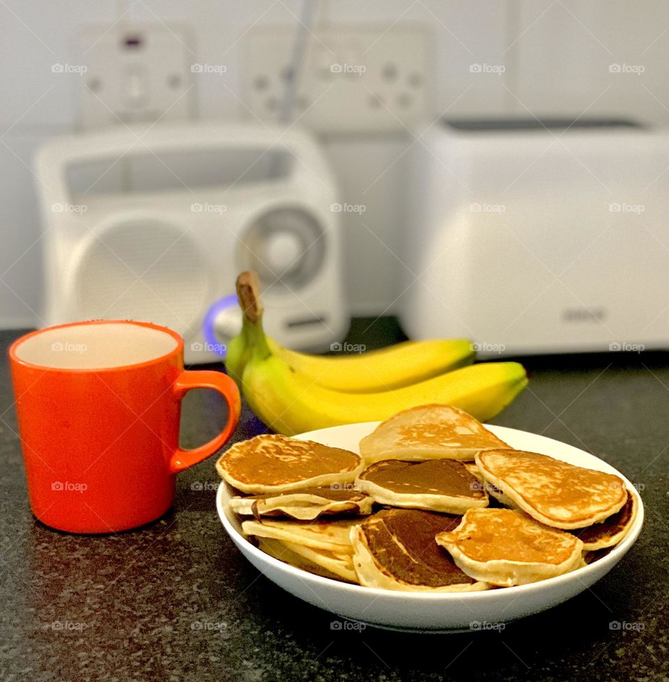 Pancakes and bananas