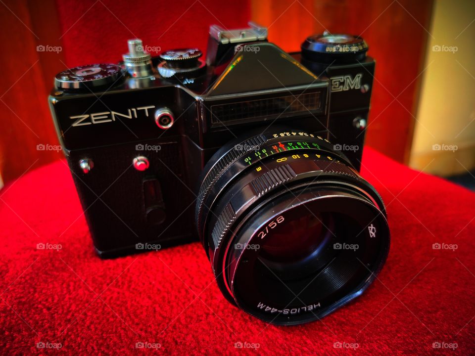 camera Zenit EM