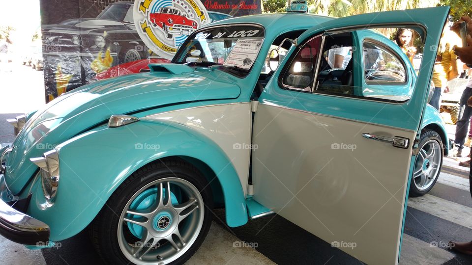 Frente de Fusca raríssimo azul claro e branco, tuning. Rodas de liga leve.