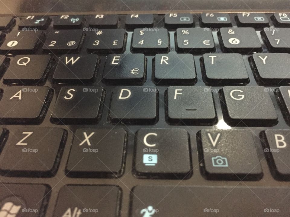 Laptop computer keyboard