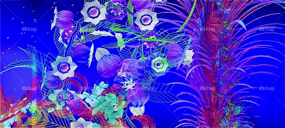 This wonderful impression in deep purple, violet, indigo and green was part of a popular art show in the „Kunsthalle“, „Munich“, Bavaria. 2023. Hypnotic Productions