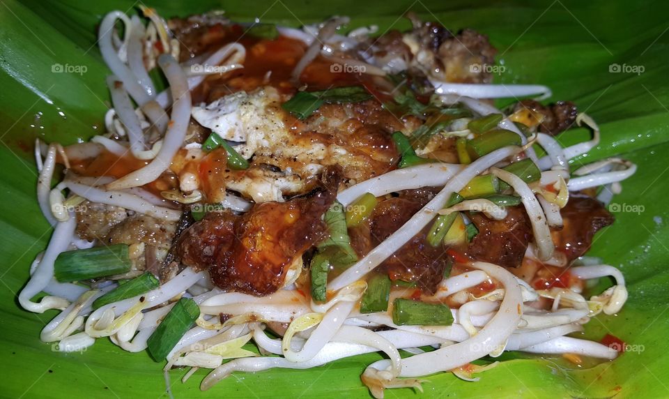 Thai style fried mussels or Hoi Tod 