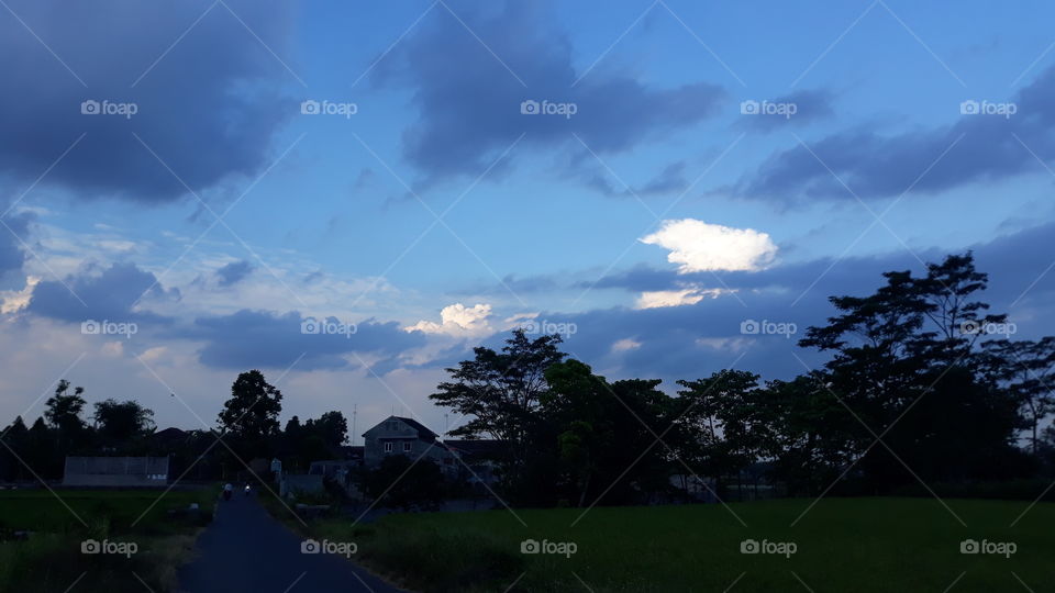 langit sore hari ini
