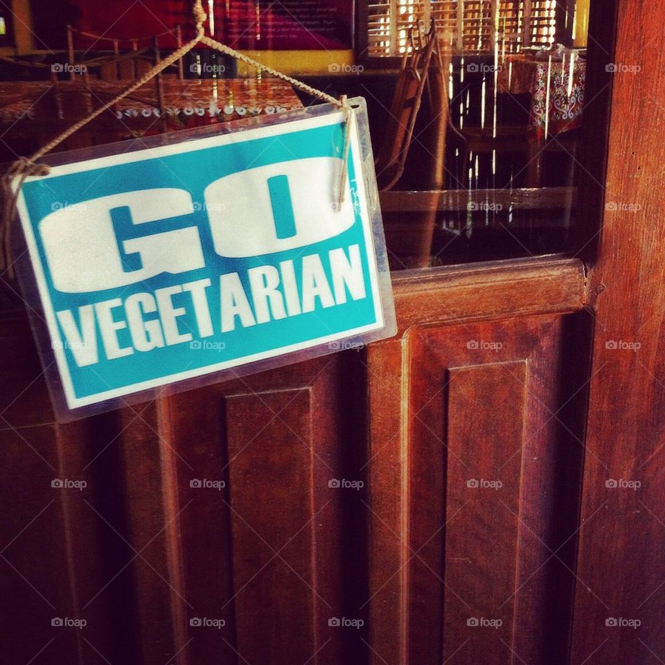 Go vegetarian sign